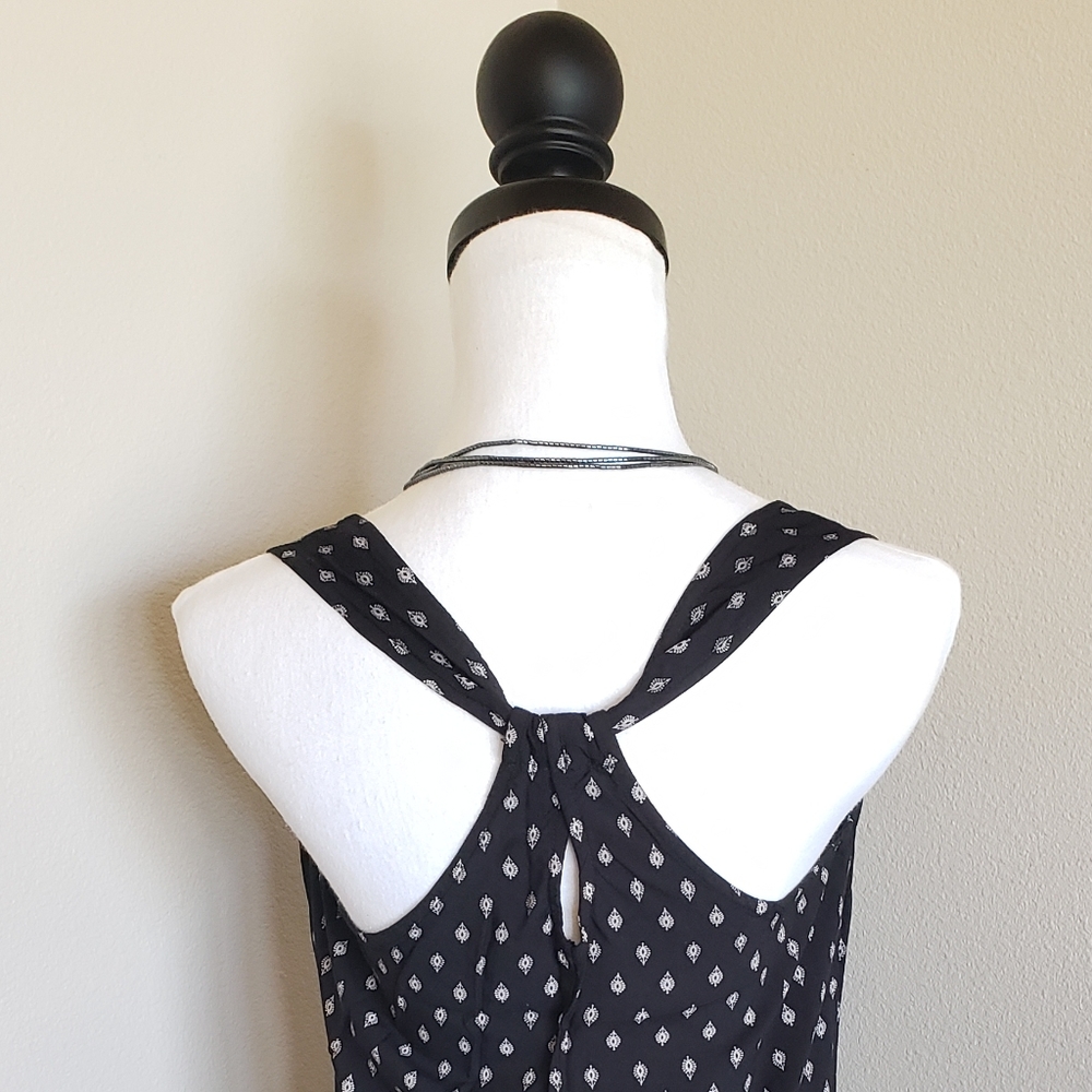 Old Navy Racerback Shift Dress - Picture 4 of 8